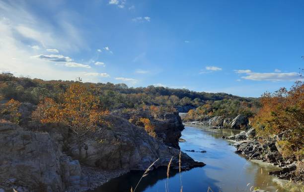 istock View of Potomac River on a sunny autumn day 1477946243