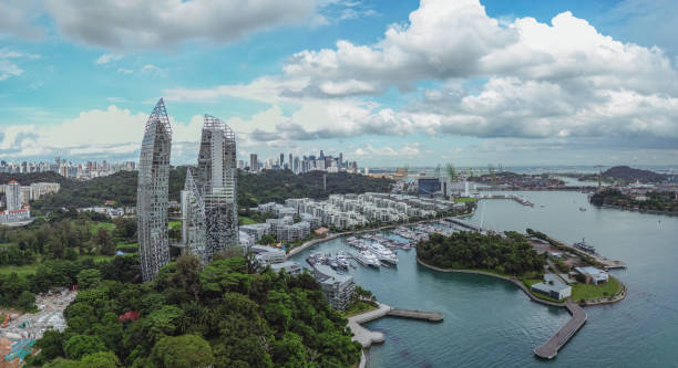 istock Modern living in Singapore 1478013141