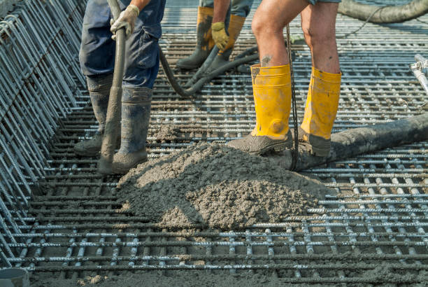 istock Detail of concrete casting on a reinforced iron structure 1478015919