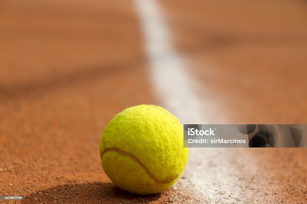 Pelota en court - Foto de stock de Bola de Tenis libre de derechos