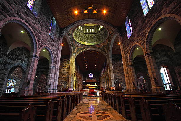 catedral de galway, irlanda - cathedral gothic style indoors church - fotografias e filmes do acervo