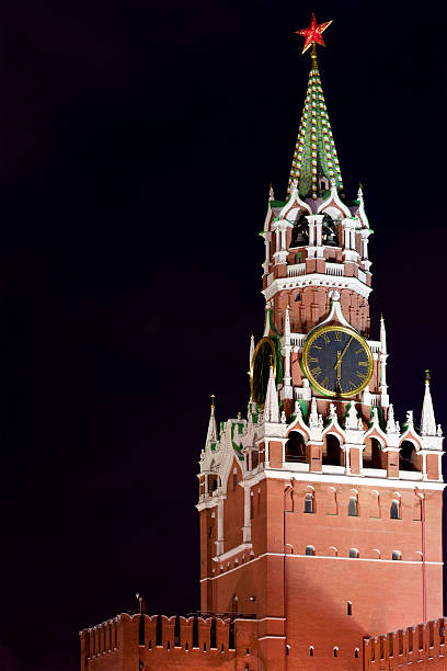 istock Spasskaya Tower of Kremlin at night 147804844
