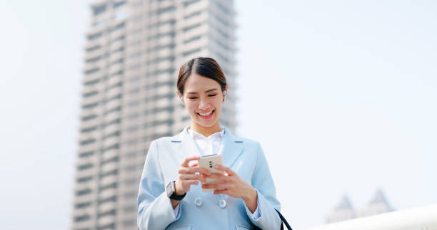 istock businessfemale use earbuds 1478095624