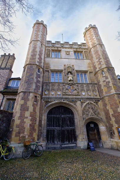 istock Beautiful University building and yard in Cambridge, UK 1478137122