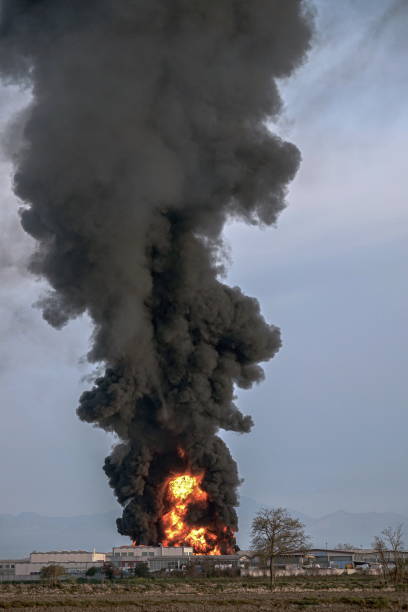 istock Chemical plant burns 1478183701