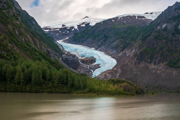 Bear Glacier BC Salmon Glacier the 7th largest glacier in North America, located in the town of Hyder, Alaska but situated within British Columbia. salmon glacier stock pictures, royalty-free photos & images