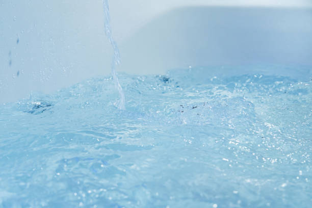 istock Water falls into the bathtub. 1478321258