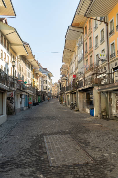 historyczne stare miasto w mieście thun w szwajcarii - thun cityscape famous place switzerland zdjęcia i obrazy z banku zdjęć