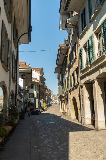 historyczne stare miasto w mieście thun w szwajcarii - thun cityscape famous place switzerland zdjęcia i obrazy z banku zdjęć