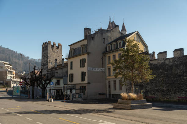 historyczne stare miasto w mieście thun w szwajcarii - thun cityscape famous place switzerland zdjęcia i obrazy z banku zdjęć