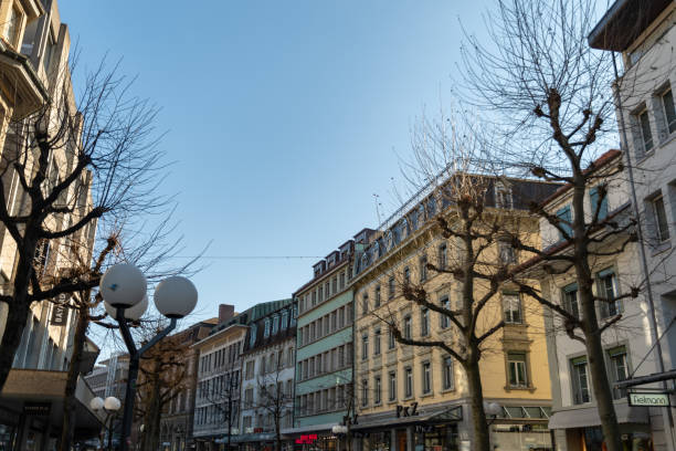 shopping street in the city of thun in switzerland - thun switzerland facade european culture imagens e fotografias de stock