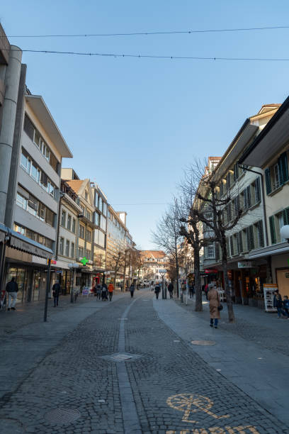 shopping street in the city of thun in switzerland - thun switzerland facade european culture imagens e fotografias de stock