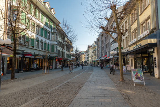 shopping street in the city of thun in switzerland - thun switzerland facade european culture imagens e fotografias de stock