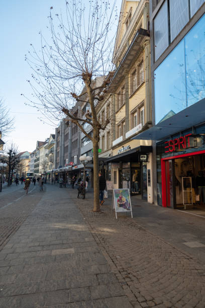 shopping street in the city of thun in switzerland - thun switzerland facade european culture imagens e fotografias de stock