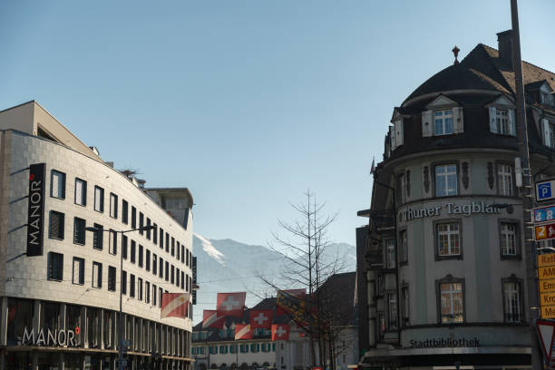 ulica handlowa w mieście thun w szwajcarii - thun switzerland facade european culture zdjęcia i obrazy z banku zdjęć