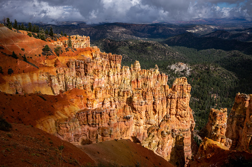 View of the plateau and Hoodoos from Ponderosa Canyon viewpoint at Bryce Canyon, Utah. USA