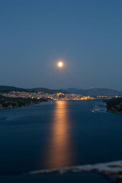 istock Vertical shot of a lake at sunset 1478396037