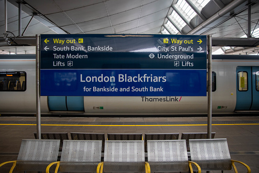 London, United Kingdom – January 02, 2022: The platform of Blackfriars station in London