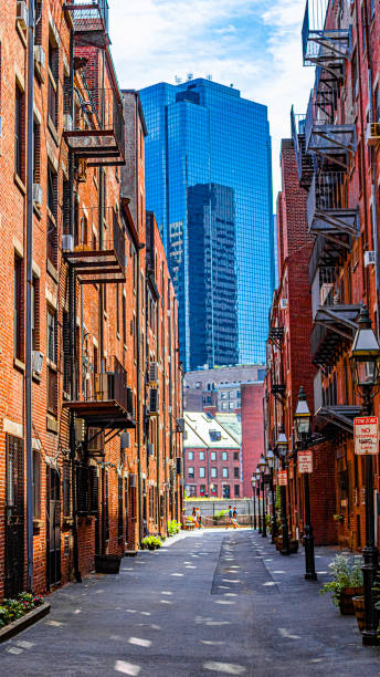 istock Alleyway in Downtown Boston 1478492086