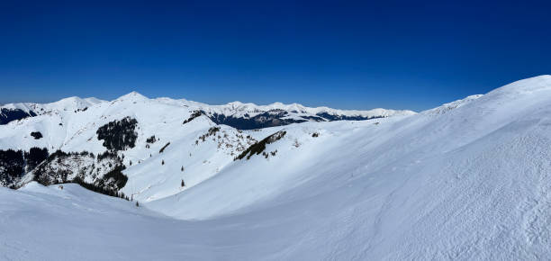 istock Mountain Ridge in winter 1478635857