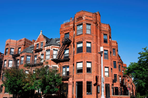 istock An old apartment building in Boston 1478660691