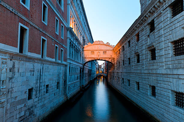 istock Venice, Bridge of Sighs at sunset 147867143