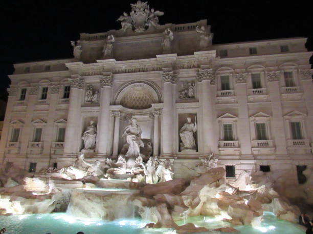 istock Fontana de Trevi at night. 1478705646