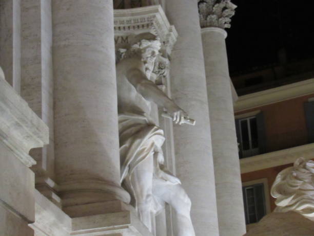 istock Fontana de Trevi at night. 1478707321