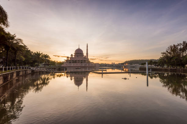 istock sunrise at putrajaya 1478724058