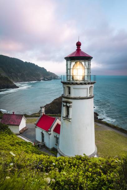 istock Lighthouse in Oregon on the sunset 1478735639