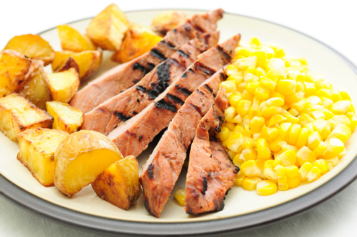 pork tenderloin with grilled corn and roasted potatoes