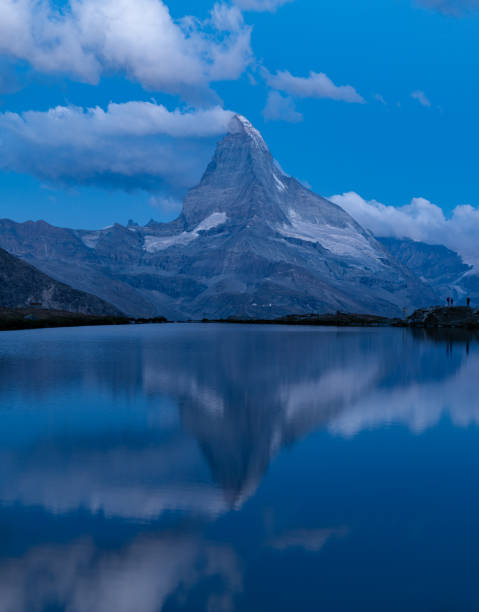 восход солнца над маттерхорном - switzerland european alps mountain alpenglow стоковые фото и изображения