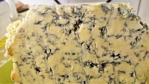 ブルースティルトンチーズ。表層構造。