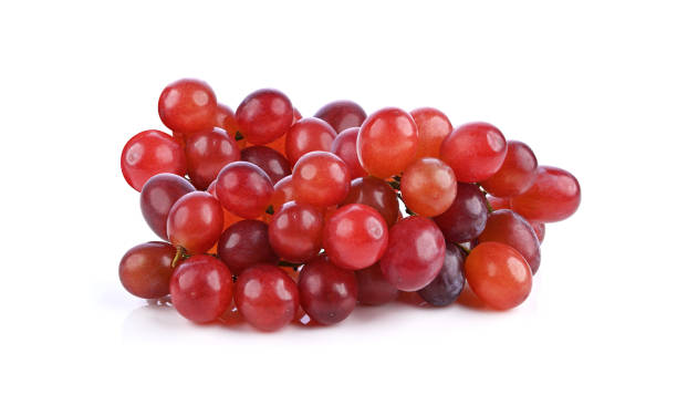 kiście czerwonych winogron wyizolowanych na białym - red grape grape fruit sweet food zdjęcia i obrazy z banku zdjęć