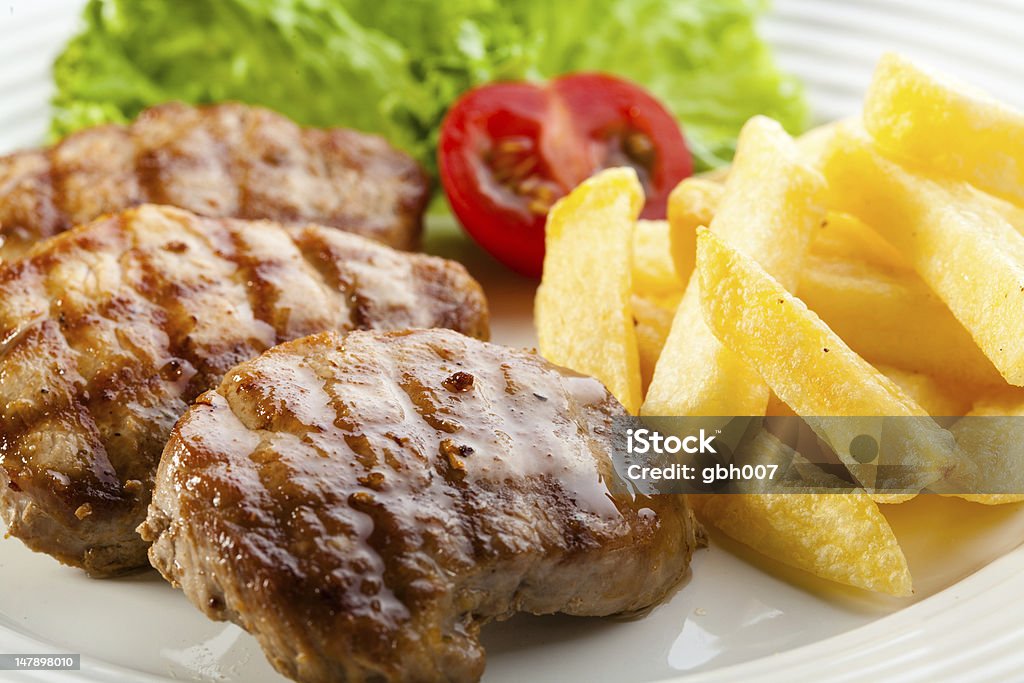 Grelhado carne e produtos hortícolas - Royalty-free Alface Foto de stock