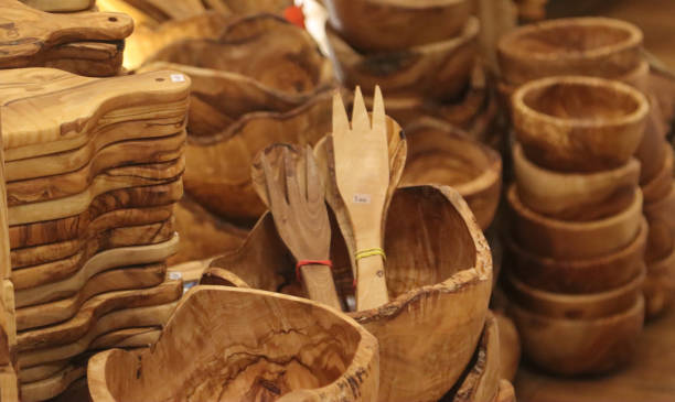 istock containers and forks, olive wood 1479003753