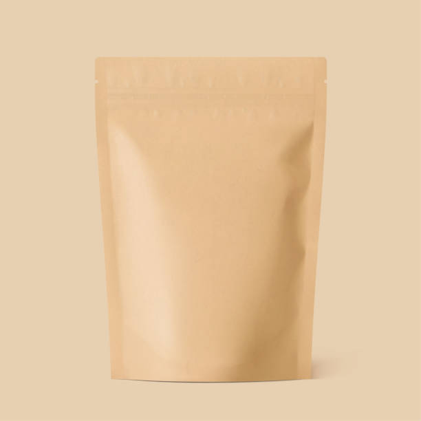 illustrazioni stock, clip art, cartoni animati e icone di tendenza di mockup della custodia kraft pulita. illustrazione vettoriale isolata su sfondo bianco. - coffee bag coffee bean bean