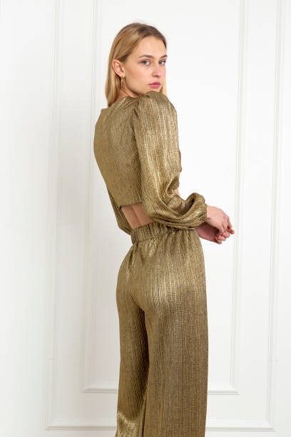 istock Blonde young model wearing autumn concept clothes. 1479077864