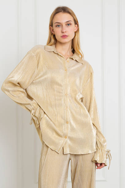 istock Blonde young model wearing autumn concept clothes. 1479077943