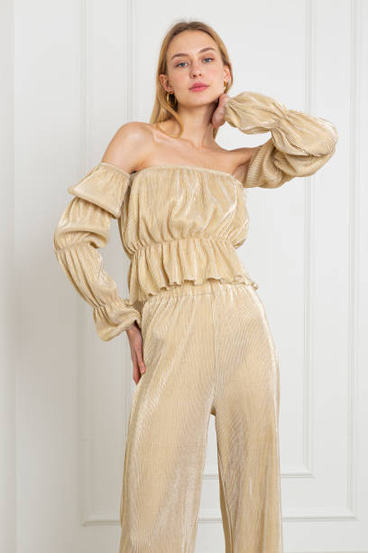 istock Blonde young model wearing autumn concept clothes. 1479078404