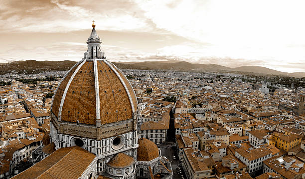 istock Santa Maria del Fiore in Florence 147913665