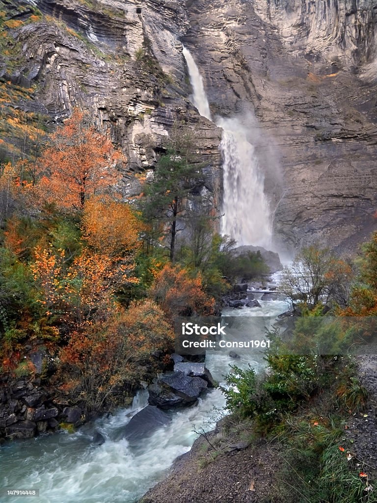 Cascada de Sorrosal - Foto de stock de Catarata libre de derechos