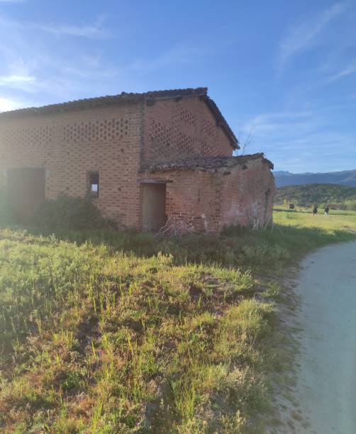 istock buildings damaged by time 1479182296