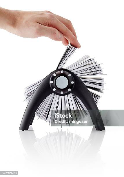 Rolodex Com Mão - Fotografias de stock e mais imagens de Ficheiro para Cartões Rotativo - Ficheiro para Cartões Rotativo, Agenda Pessoal, Agenda de Telefones