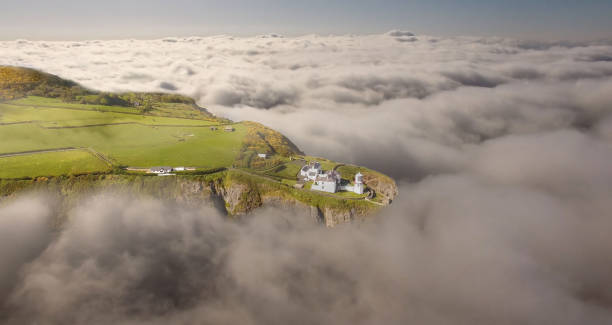 blackhead lighthouse belfast lough antrim northern ireland - ireland landscape flash imagens e fotografias de stock