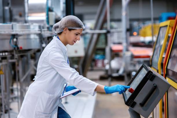 istock Female engineer working on maintenance in bottling plant 1479298716