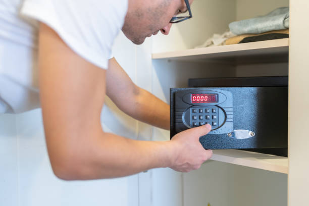 using safe box - brandkast beveiligingsapparatuur stockfoto's en -beelden