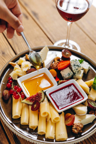 istock The dish is served to the customer. 1479308164