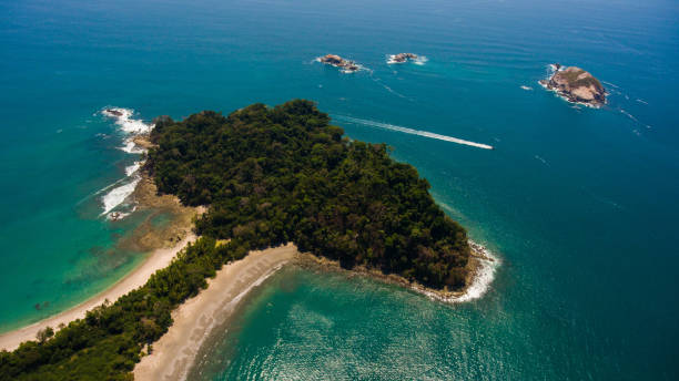 Manuel Antonio, Costa Ri A drone shot of the National park Manuel Antonio, Costa Rica manuel antonio national park stock pictures, royalty-free photos & images