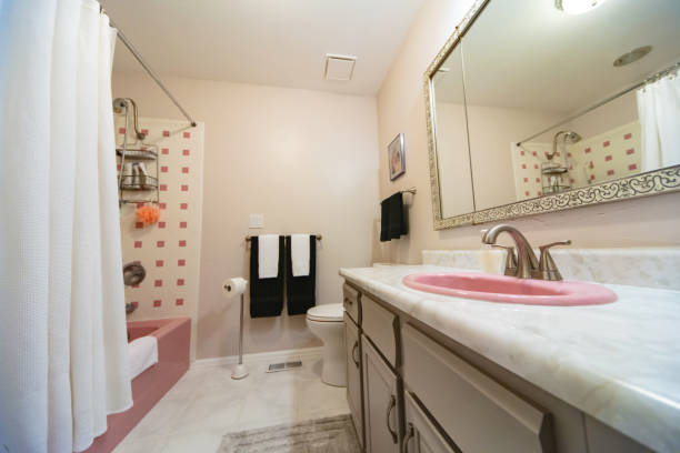 istock Outdated Bathrooms Photo Series 1479461566